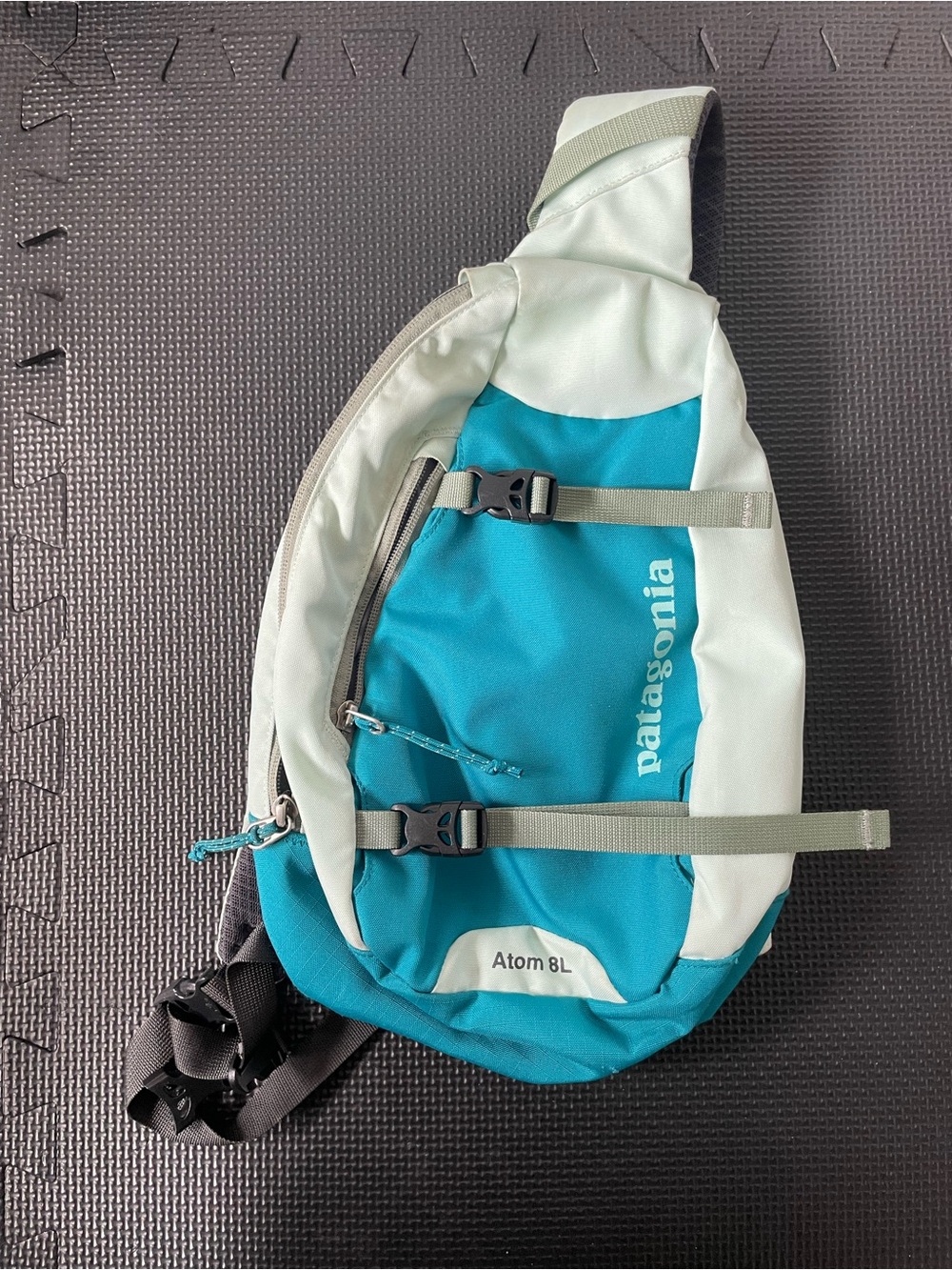 Patagonia sling bag